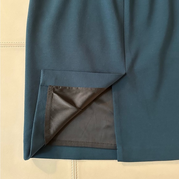 Elie Tahari size 6 tailored dress with 3/4 length sleeves - Picture 6 of 11